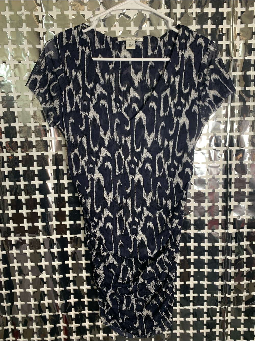 Kenneth Cole New York Navy & White Printed V-Neck Ruched Tunic
